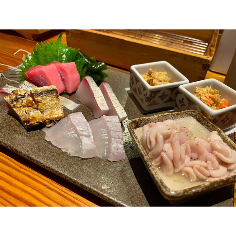 お造り盛り合わせ(じごろ 天神 鮨串天ぷら居酒屋)