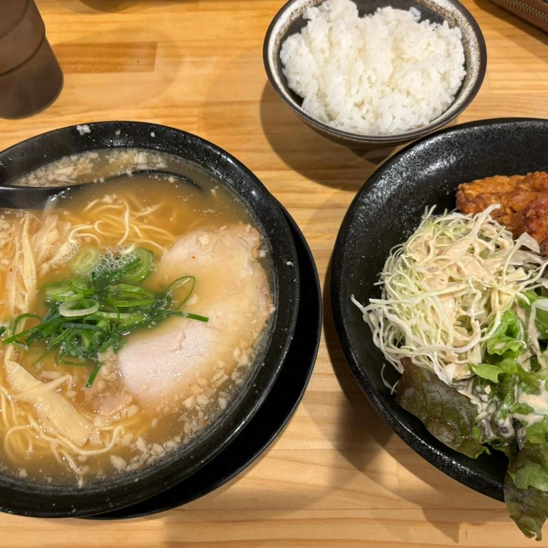 特製ラーメン（唐揚げ定食(麺屋 一丸 はなれ)