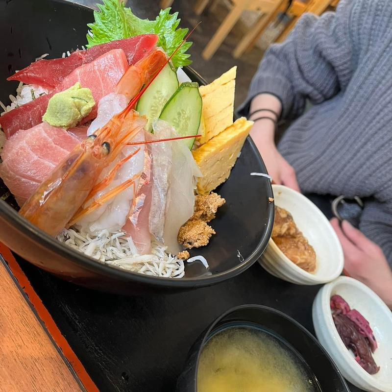 天然三崎まぐろ丼(まぐろ食堂 七兵衛丸)