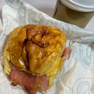 Breakfast Roll w/ Coffee(ニューニューヨーククラブ)