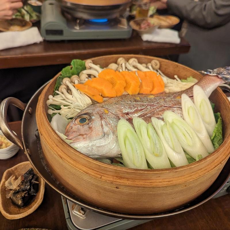 【オススメ！】鯛の香りでいっぱいの『真鯛の姿せいろ蒸し』(桃源郷 )