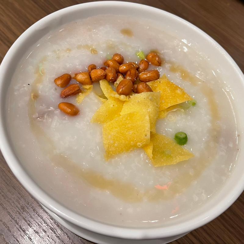 牛挽肉と揚げビーフン混ぜのお粥(香港飲茶点心厨房)