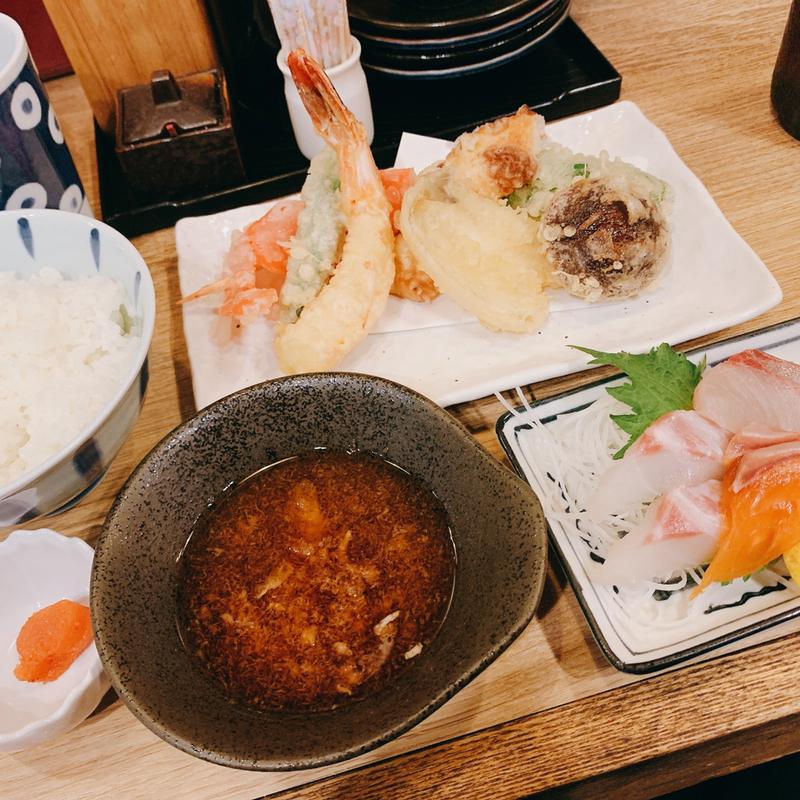 天ぷら定食　刺身付き(縁起のえびちゃん)