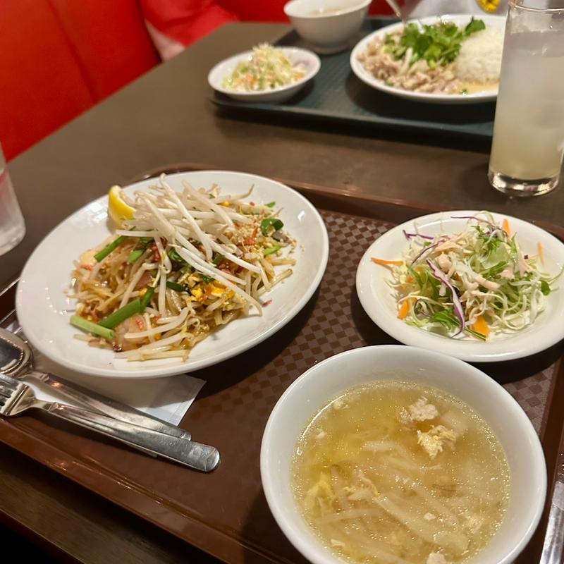 パッタイ(ガパオ食堂 （ガパオショクドウ）)