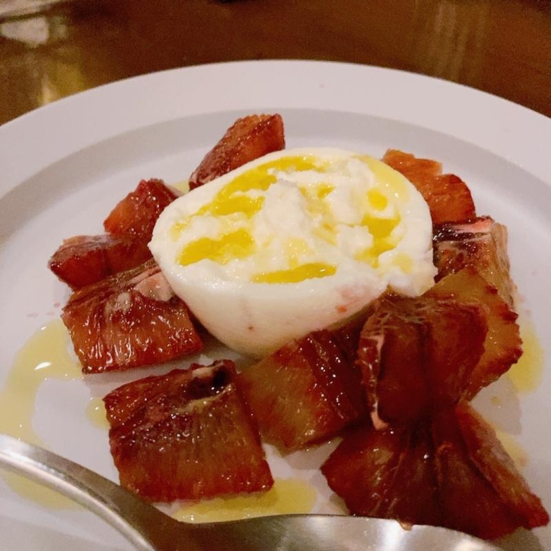 ブラッドオレンジブッラータチーズ(串とワイン gallina（ガッリーナ）)