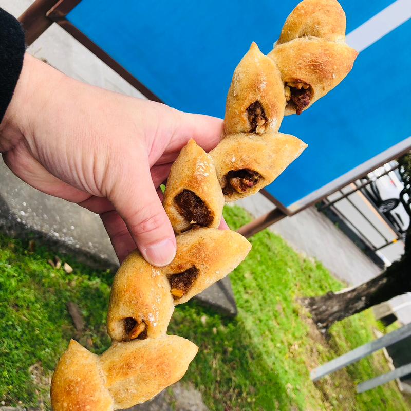 くろ酢りんごとくるみのエピ(パンと酢 パントス)