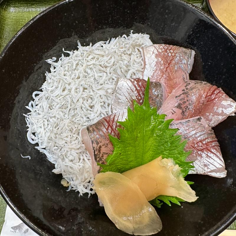 マアジ丼(山助 マークイズ店)