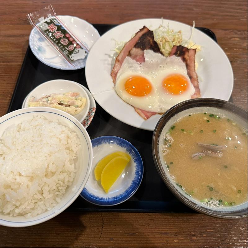 ベーコンエッグ定食(よしだ屋)