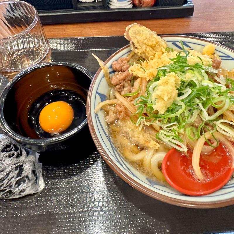 ゴボ天牛すきうどん明太おにぎり付き(丸亀製麺横浜上白根)
