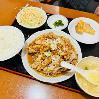 油淋鶏定食(台湾料理 金盛軒)