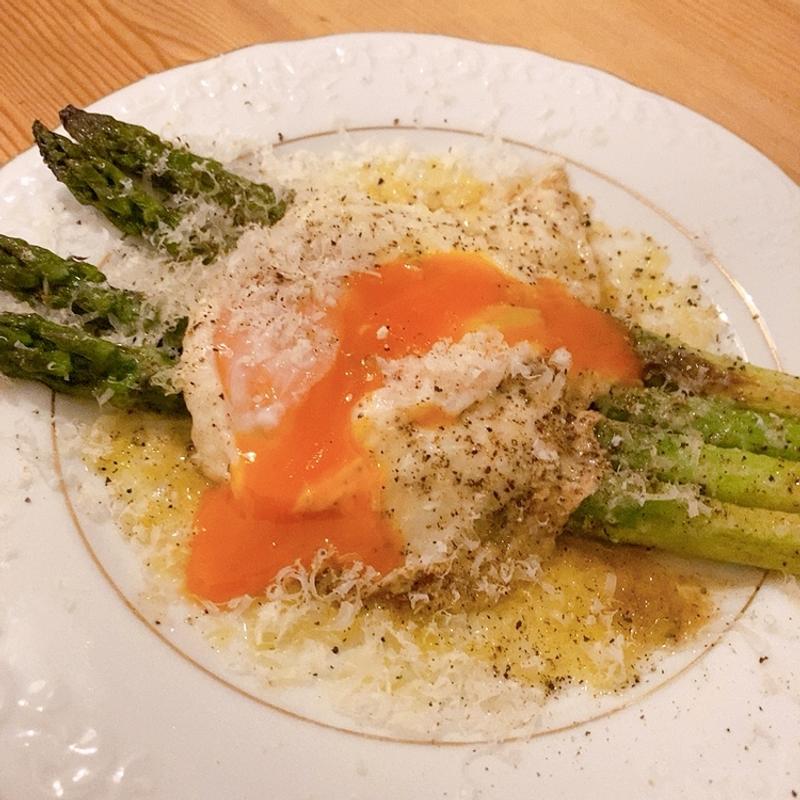 卵とアスパラガス(ブルッティ エ ブォーニ )