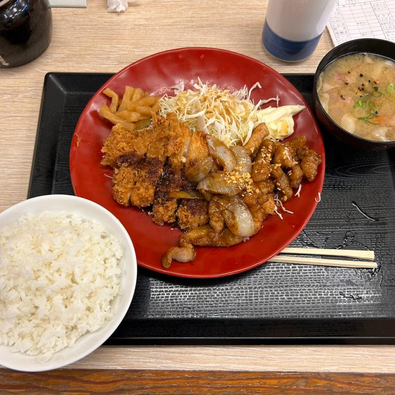 トンテキとチキンカツの合い盛り定食(かつや 赤羽店)