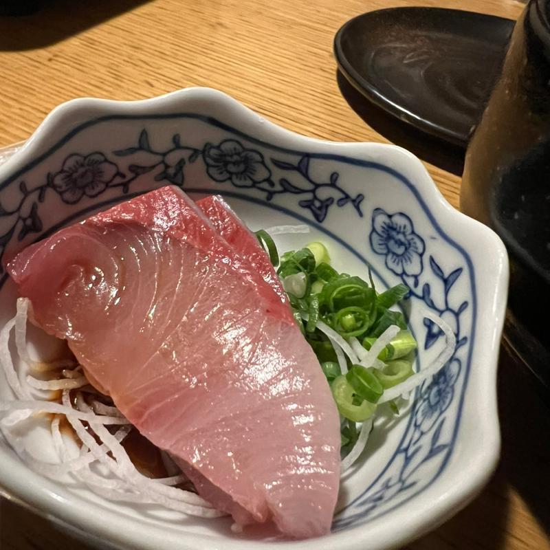 お通し ブリの刺し身(博多もつ鍋 徳永屋 大分店)