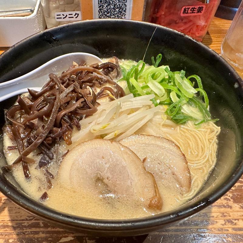 ラーメン 白 ＋ きくらげ(博多ラーメン　龍ノ髭　 宇都宮店 )