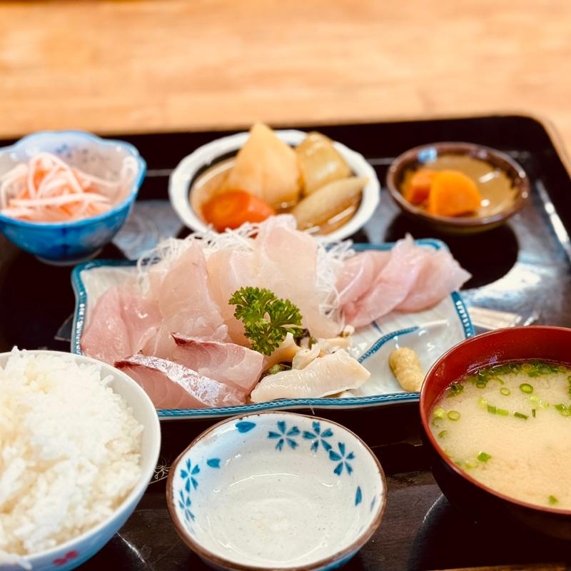 刺身定食(やまはた)