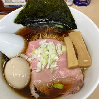 醤油らぁ麺(らぁ麺 琥珀)