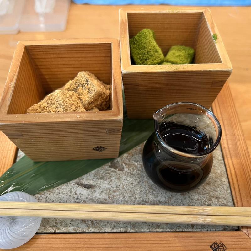 抹茶と黒糖の二色本わらび餅(銀座 福祿壽)