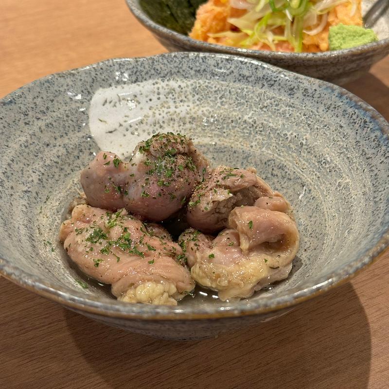 せせりと砂肝のコンフィ(大衆酒場 治兵衛 名古屋駅店)