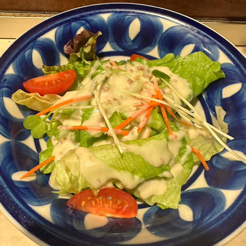 サラダ(ナッツドレッシング添え)(ALLEY （アレイ）)