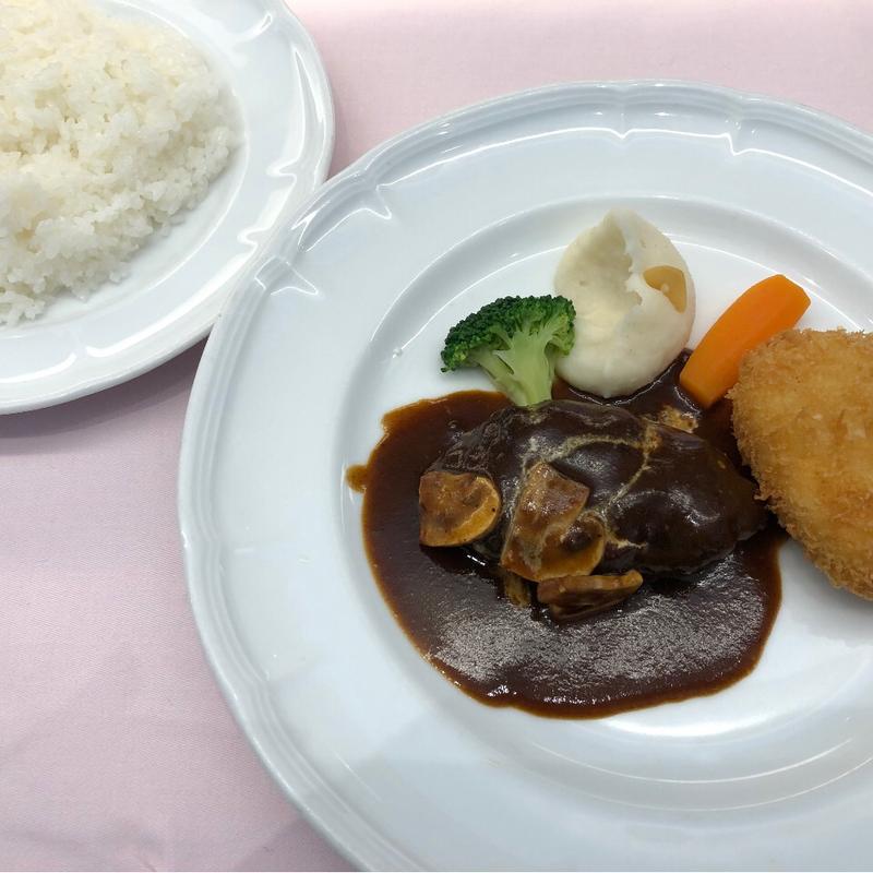 ハンバーグ&カニクリームコロッケセット(厳選洋食さくらい)