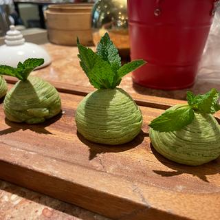 Salmon & apple puff(Social Place)