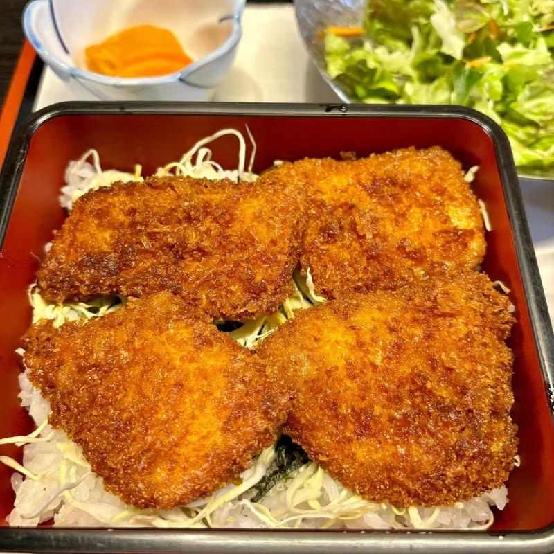 まぐろかつ重定食(魚健)