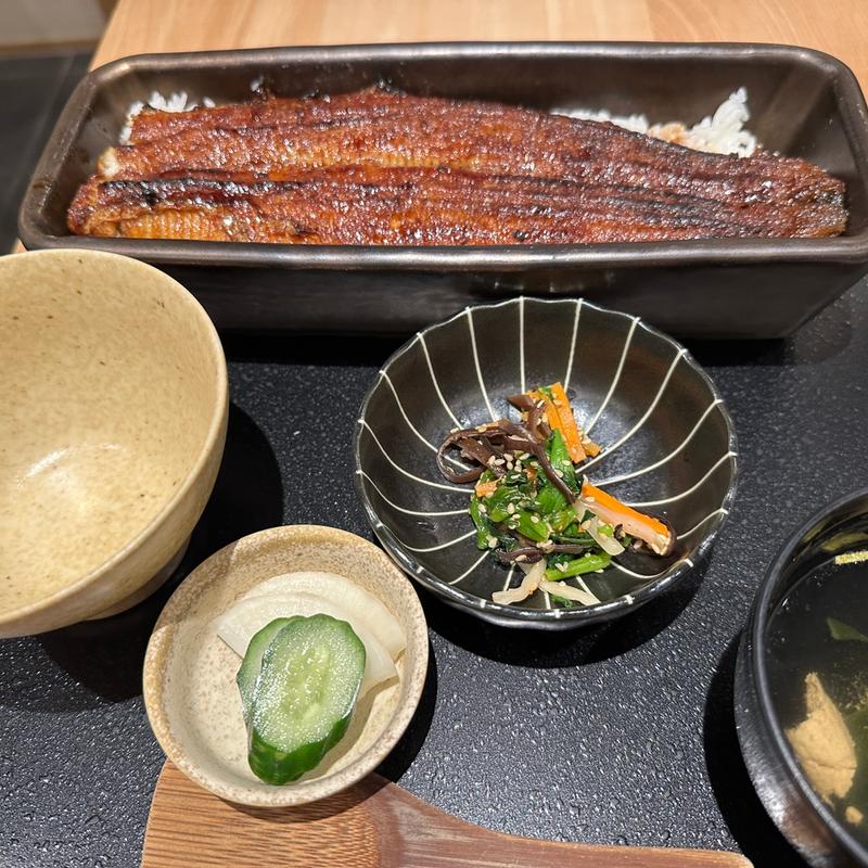 蒲焼き一本重(うなぎ四代目菊川東京駅黒塀横丁店)