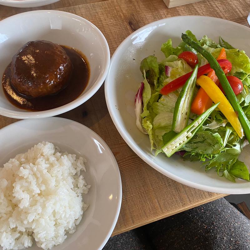 煮込みハンバーグ(マキネッタ （macchinetta）)