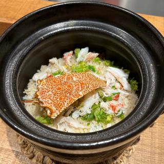 毛ガニと天然ふきのとうの土鍋ご飯(tsugumi)