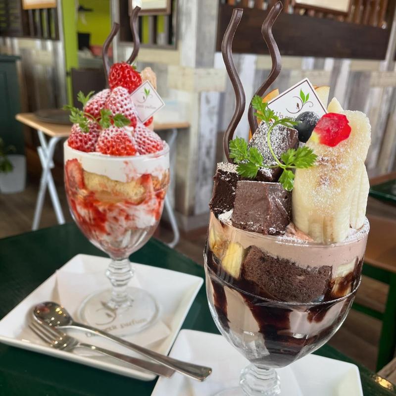 チョコレートパフェ 季節のパフェ(カフェ・ド・パルファン)