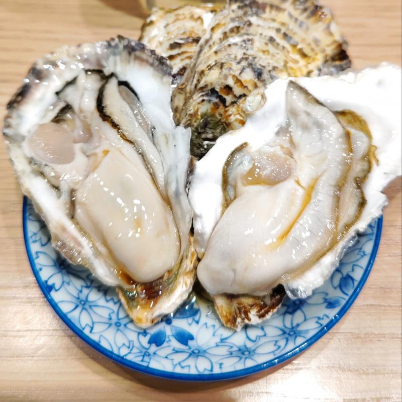 真牡蠣2種セット(貝 刺身専門店 しらはら 関内)