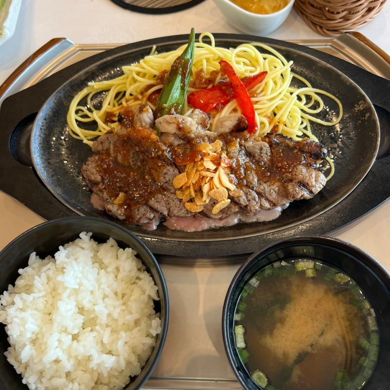 鉄板スタミナステーキ(富士OGMゴルフクラブ市原コース・レストラン )