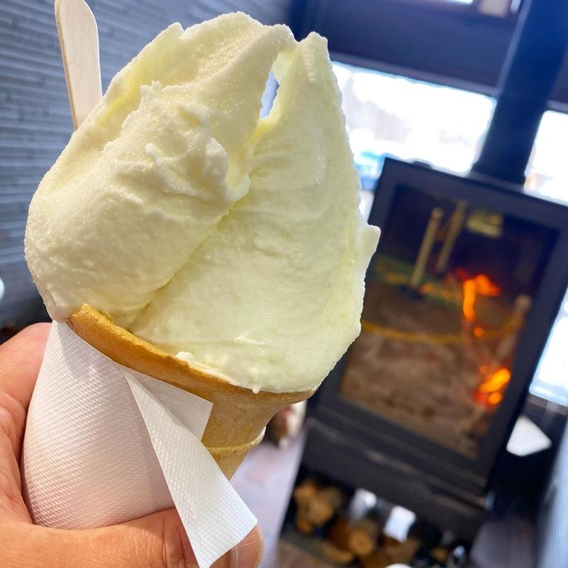 ジェラートダブル(松ぼっくり)