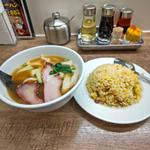 刀削麺・五目チャーハンセット(一品閣刀削麺館)