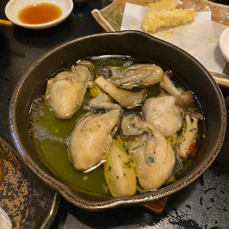 牡蠣のアヒージョ(錦糸町 海鮮居酒屋ＭＡＲＵ)