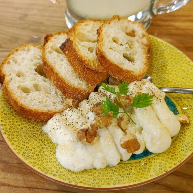 ゴルゴンゾーラと蜂蜜のふんわりムース(和い和いイタリアン酒場 とんとんとんきぃ)