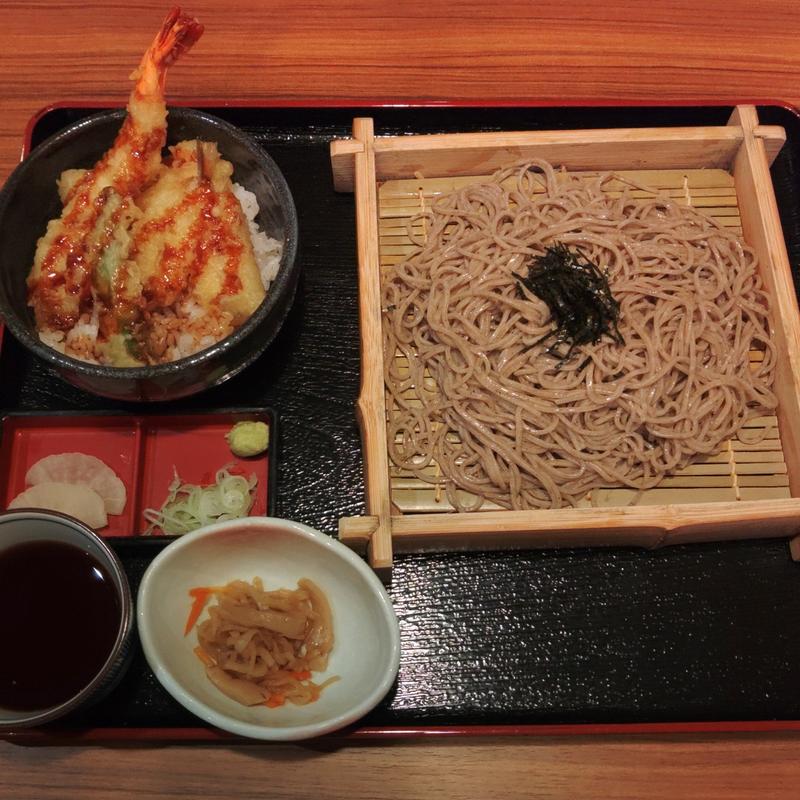 新山セット(ざるそばと海鮮天丼)(新山亭水沢店)