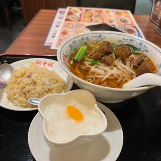 台湾牛肉ラーメン(阿里城 シーサイドオーバルガーデン店)