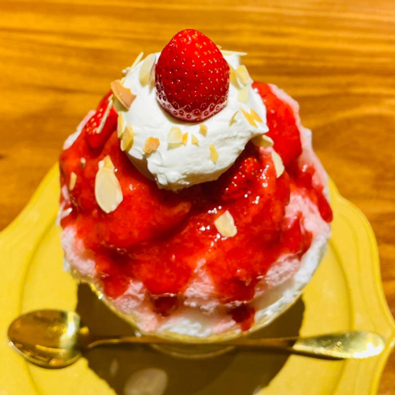 生いちご(ハーフ)(かき氷 葡萄屋)