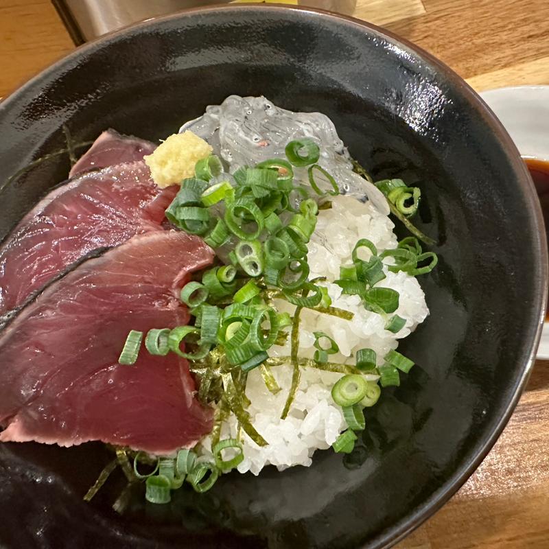 カツオ、生シラス丼(仙臺自家製麺こいけ屋分店 綠栽)