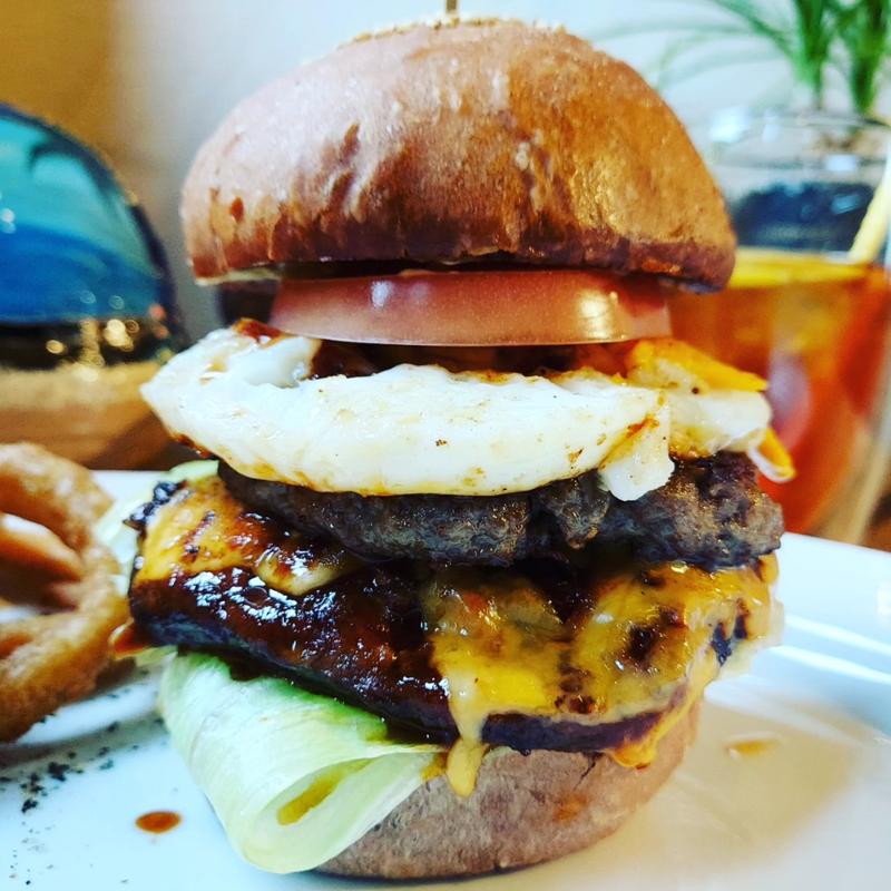 BBQしいたけバーガー+パティトッピング(アオラニカフェ)