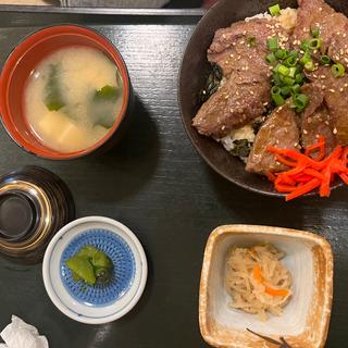 カルビ丼(とんかつ 八海 )