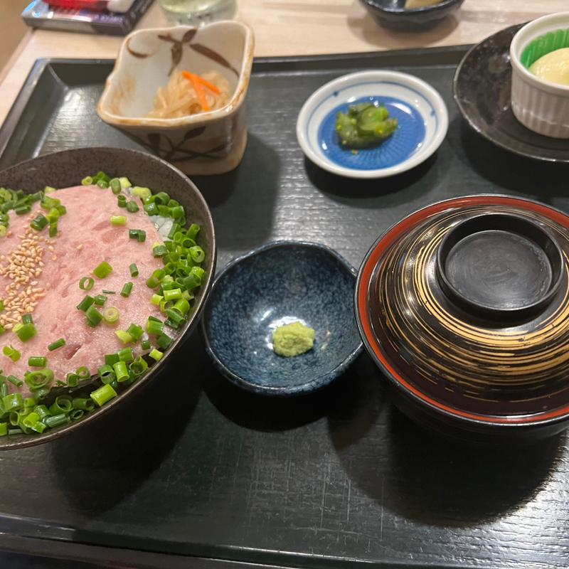まぐろたたき丼(とんかつ 八海 )