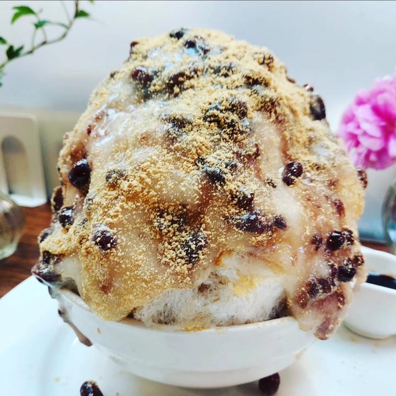 大福と黒蜜きな粉ミルク氷(カフェ　ベリー （カフェベリー）)