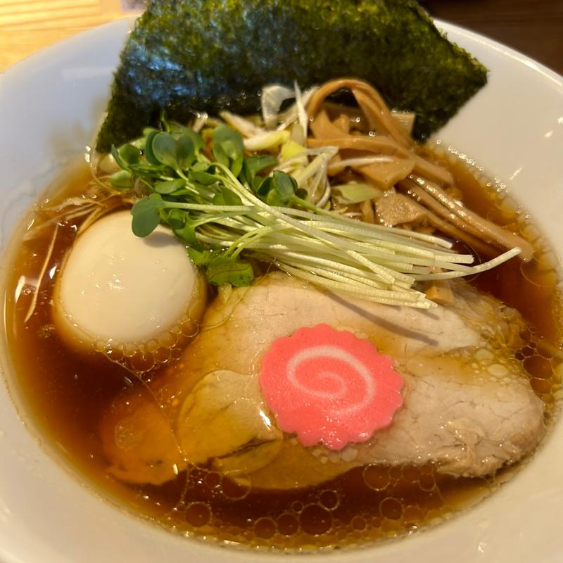 いけ田の醤油ラーメン（味玉＋メンマトッピング）(もも焼きト酒おがた)