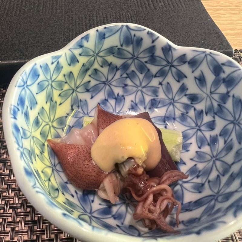 ホタルイカと生アスパラの自家製マヨネーズ和え(鮓 くおん)