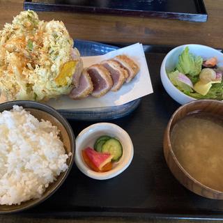 三崎マグロレアカツ&かき揚げ定食(海沿いの キコリ食堂)