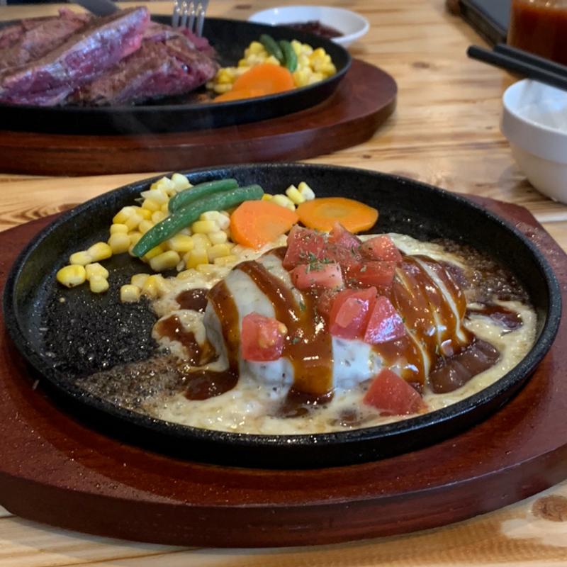 トマトチーズハンバーグ180g(GOLD STEAK 相模原上溝店)