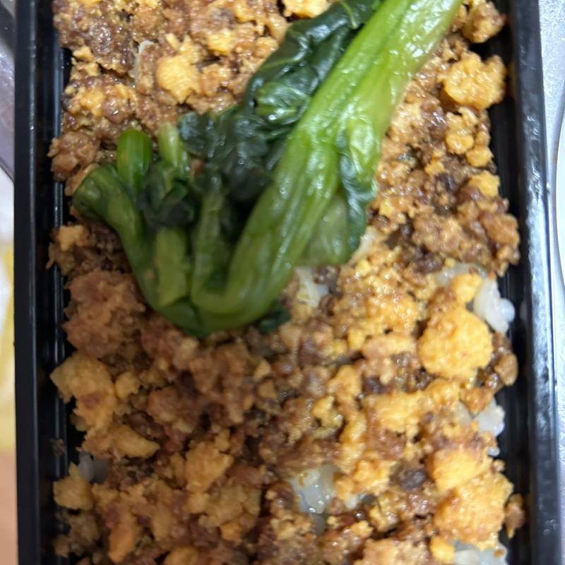 鶏ひき肉と卵のそぼろご飯(農家の息子 オーロラタウン店)