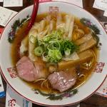 ワンタン麺(ラーメンとも)